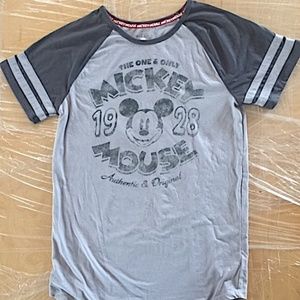 💥Disney Parks Mickey Mouse Tee SZ M/L